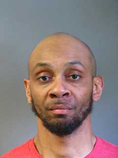 Man Forced Woman, Children Into Vehicle In Far Rockaway, Police Say