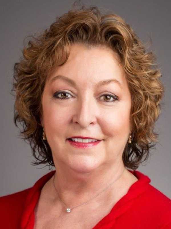 Debra Hanson Brings Extensive Experience To Wilton Chamber