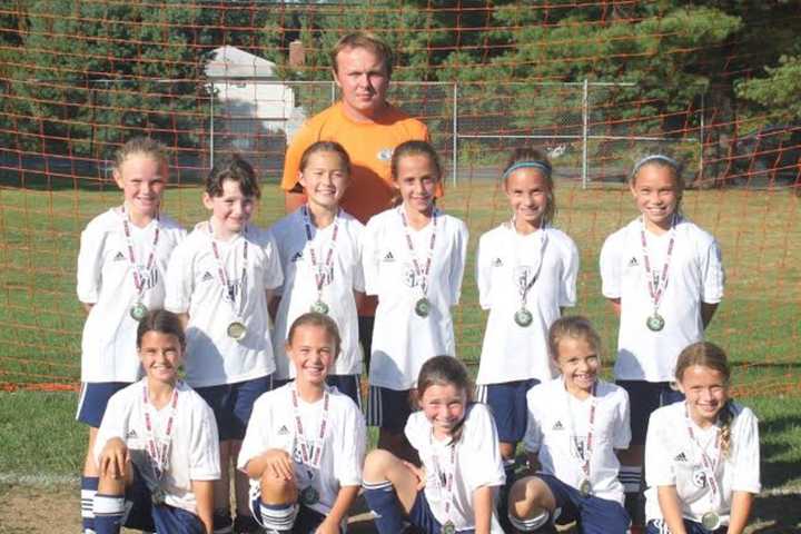 Wilton U9 Girls Finish Undefeated At Farmington Soccer Tournament