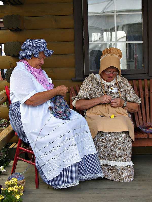 Fairview Public Library Hosts Adult Knitting Session 