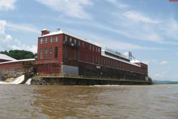 Female Fisherman Dies After Boat Capsizes In Susquehanna River