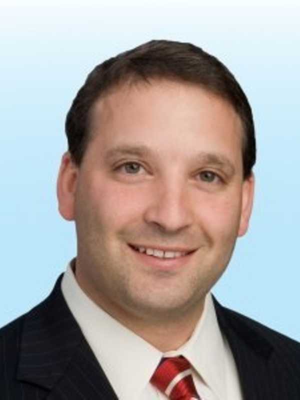 Louis Zuckerman Joins CBRE’s Westchester/Fairfield County Office as VP