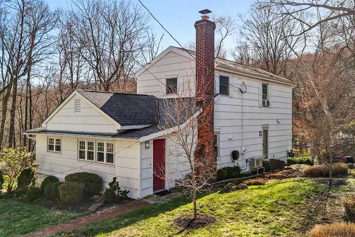 63 Deerfield Road, Katonah, NY 10536, Katonah, NY 10536