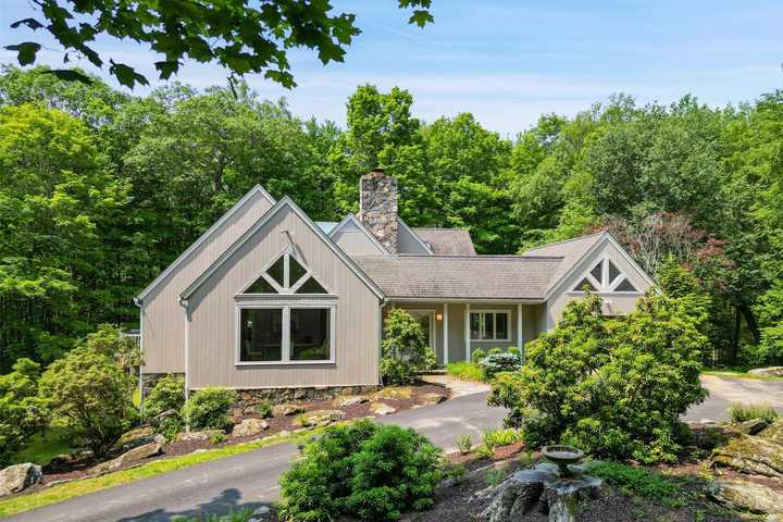 67 Old Logging, Bedford, NY 10506, Bedford, NY 10506