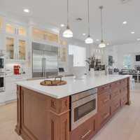 <p>3 Bridle Way in Saddle River
  
</p>