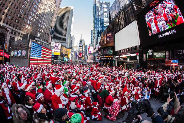 NJ Transit Banning All Beverages Saturday For SantaCon