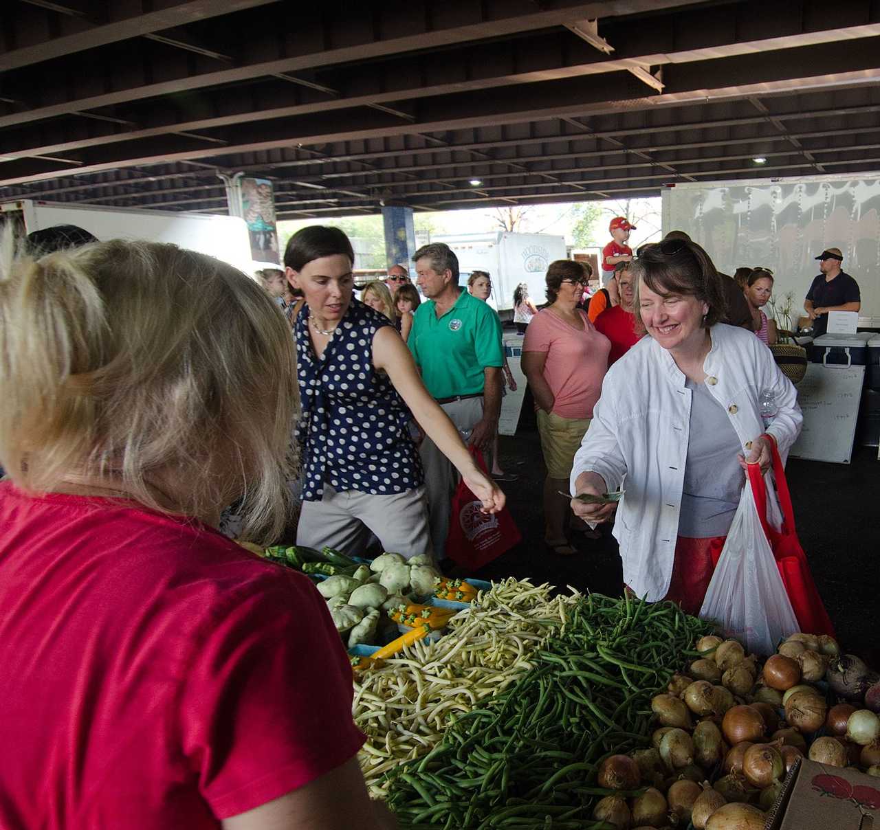 Baltimore’s Farmers Market helping the Supplemental Nutrition Assistance Program by providing them with fresh vegetables and fruits Baltimore’s Farmers Market helping the Supplemental Nutrition Assistance Program by providing them with fresh vegetables and fruits