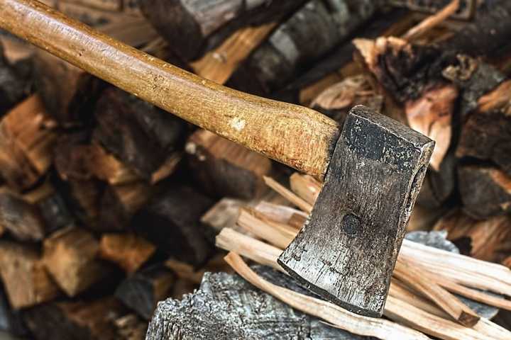 Delivery Driver Attacked By Hatchet-Wielding Man At Wrong NY House, Police Say