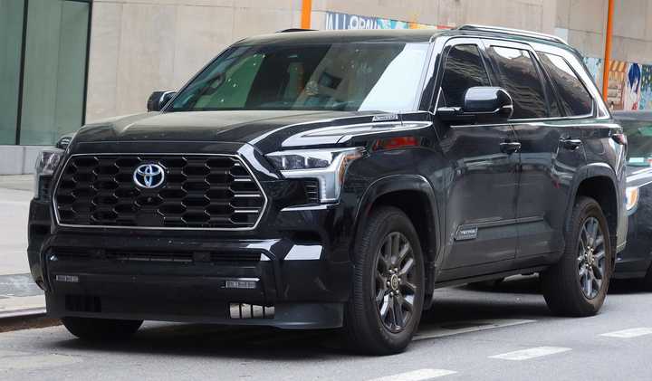 Toyota Sequoia
  
