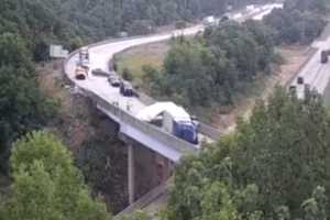 I-81 Crash, Water Bottles Spill From Tractor-Trailer: PennDOT