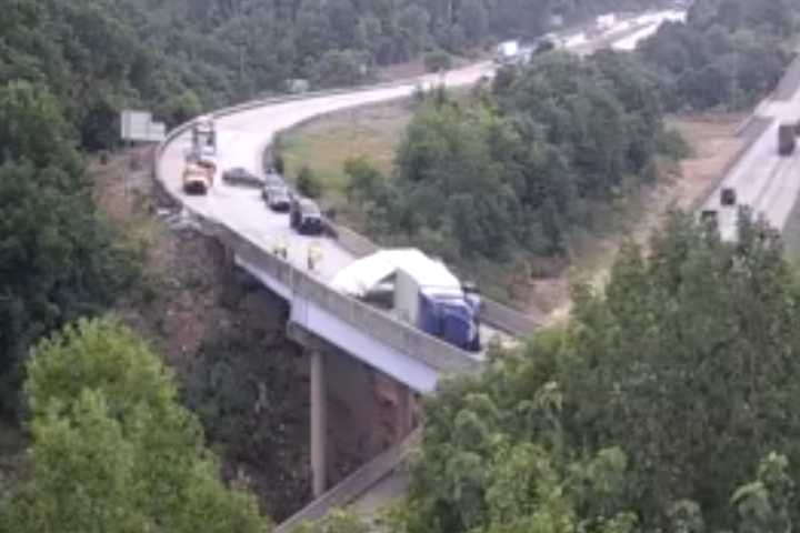 I-81 Crash, Water Bottles Spill From Tractor-Trailer: PennDOT