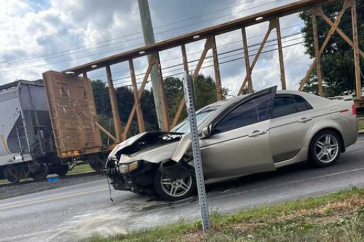 1 Hospitalized After Train Strikes Vehicle In Lancaster Co.: Authorities