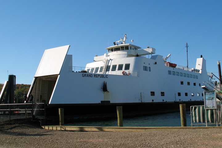 Man Dies After Jumping From Ferry In CT Harbor