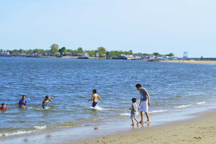 CT Beach Grades Are In: These Are The Cleanest (And Dirtiest) On Long Island Sound