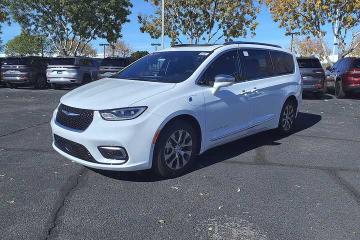 Defective Airbags Raise Ejection Risks, Sparking Recall Of 250K Chryslers