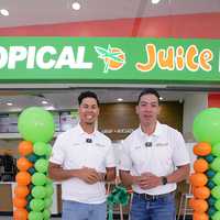 <p>Tropical Juice Bar owners bring fresh goodness to the Plaza.</p>