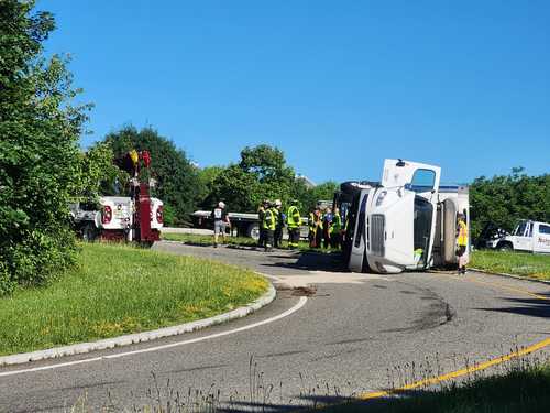 Overturned Tractor Trailer Closes - 448005576 975142807950705 1931427540836184021 N 