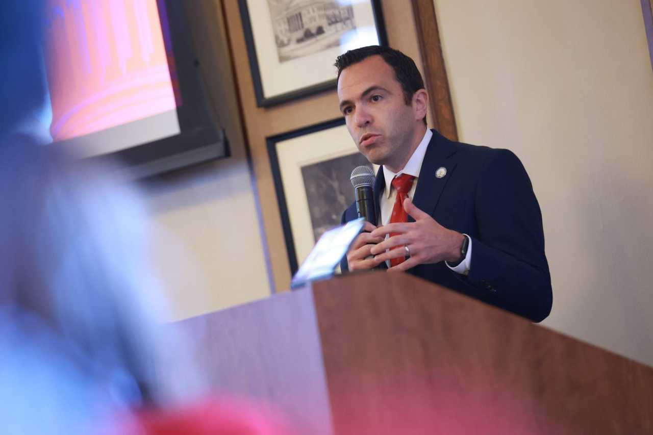 OnceThriving Celeb Messaging Site 'Cameo' Violated Federal Guidelines