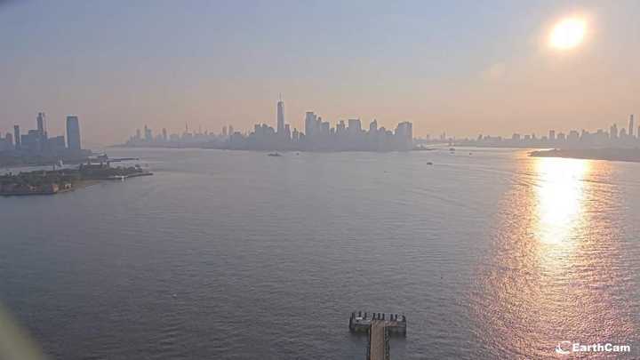 Hazy skies over the Hudson River