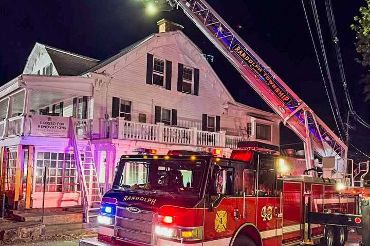 Fire At 280+ Year Old Restaurant In Mendham Township : Firefighters