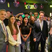 <p>Paul Rudd surprised Union High School students and their teacher, Nicholas Ferroni, during a trip to the NJ Hall of Fame at the American Dream.</p>