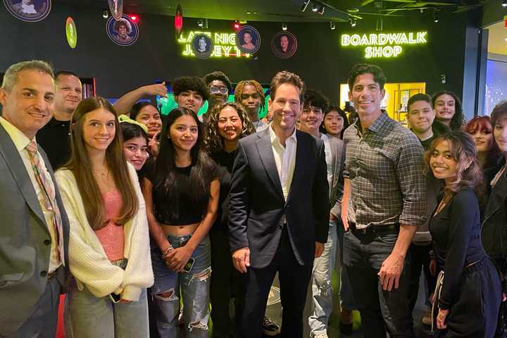 Paul Rudd Surprises Union High School Students During Field Trip