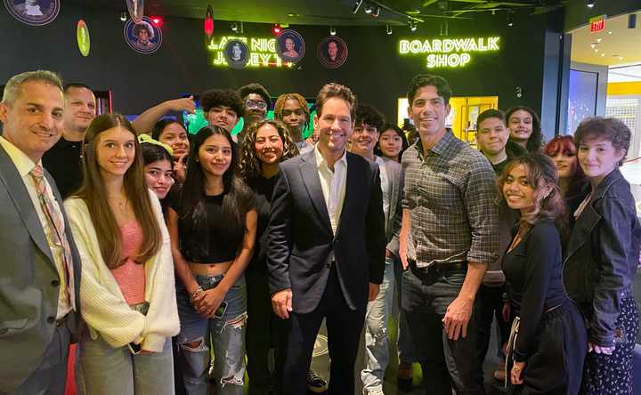 Paul Rudd surprised Union High School students and their teacher, Nicholas Ferroni, during a trip to the NJ Hall of Fame at the American Dream.