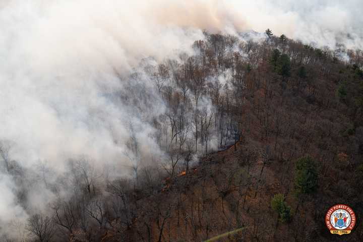 Smoke from the Jennings Creek Wildfire Wafts Over Region