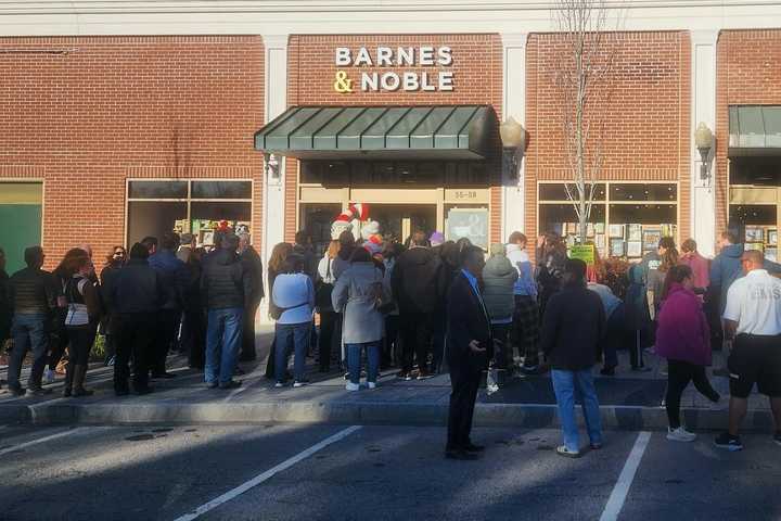 New Barnes & Noble Celebrates Opening In Westchester