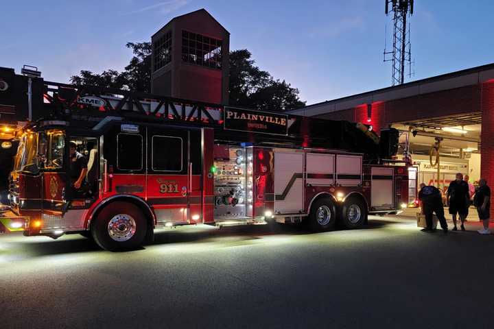 Heroic Connecticut Firefighter Dies After Rushing Into Burning Home In Plainville: Officials
