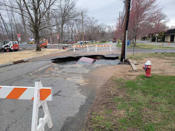 Hidden Sinkhole Swallows Car In Rockleigh Northern Valley Daily Voice