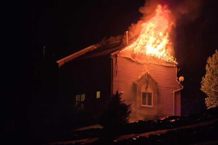 2-Alarm Bedroom Blaze At Woodbury Home Displaces 1, Under Investigation