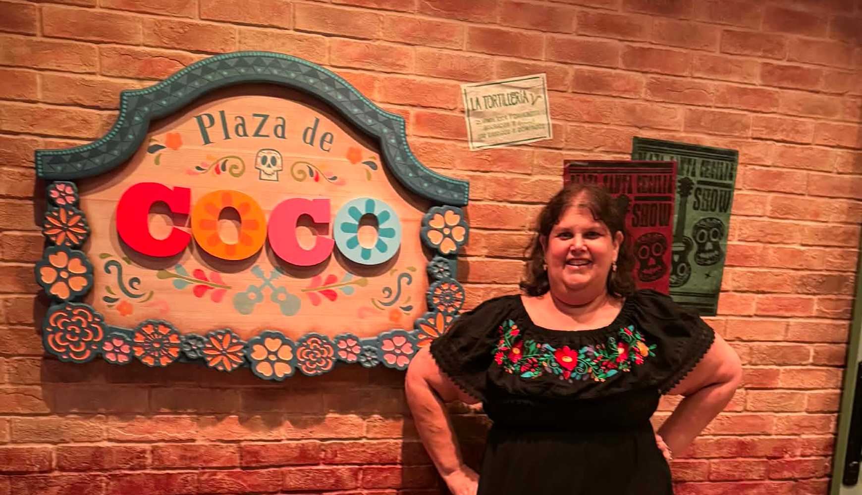 
Sandy Nussbaum Giercyk is a Disney-focused travel agent who has mapped all of the best Christmas light displays in the US.
