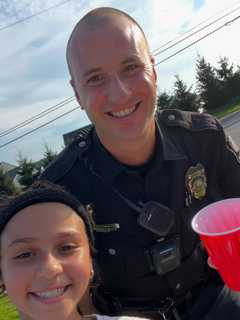 ‘Mrs. Anonymous’ Complaint Over Lemonade Stand In Pennsylvania Backfires As Officer Goes Viral