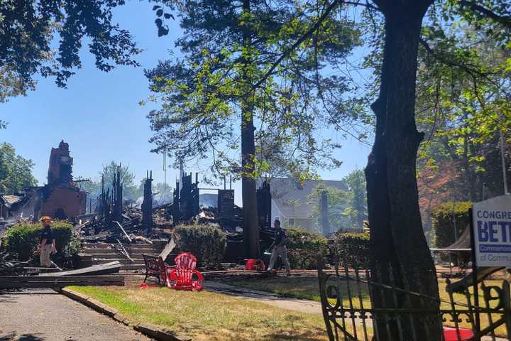 NJ Synagogue Firebombed In 2012 Ravaged By Fire — Along With All 7 Torahs