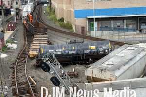 10 Norfolk Southern Train Cars Derail Near Grace Street In Harrisburg (DEVELOPING)