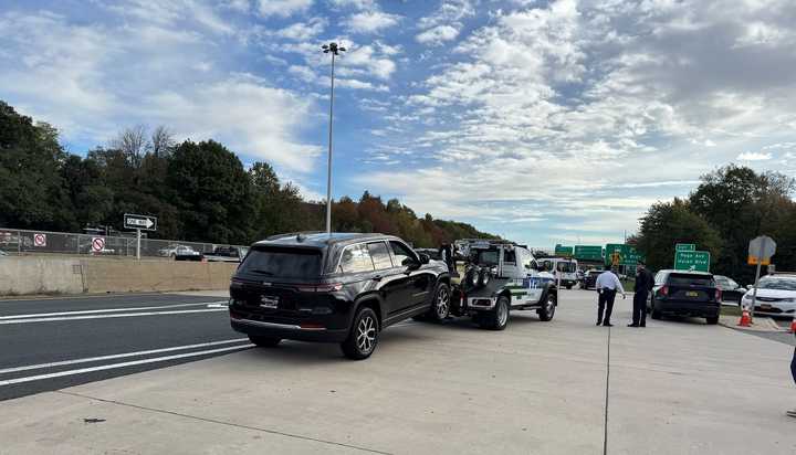 PAPD impounds a vehicle at Outerbridge Crossing.