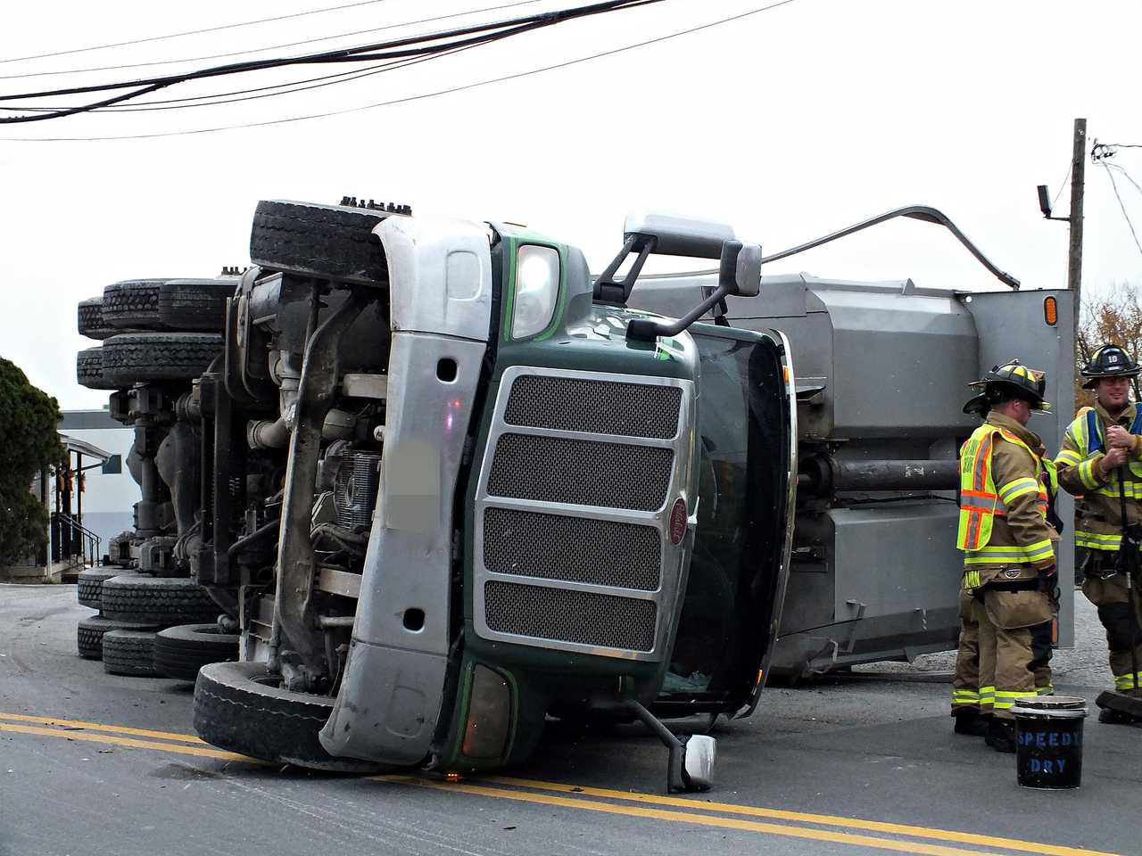 Dump truck crash in Fair Lawn