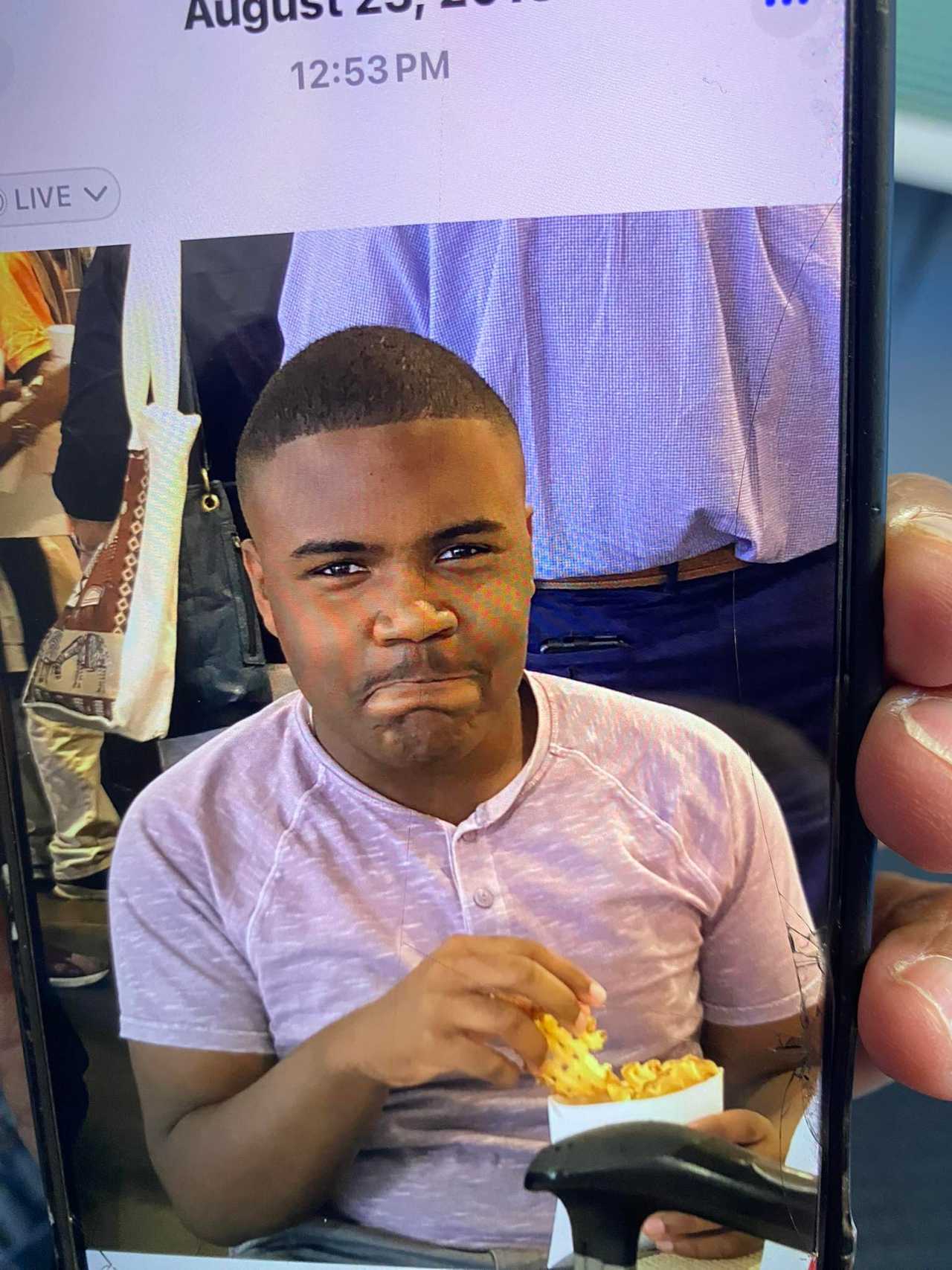 Antonio Price, 21. Antonio Price, 21. 