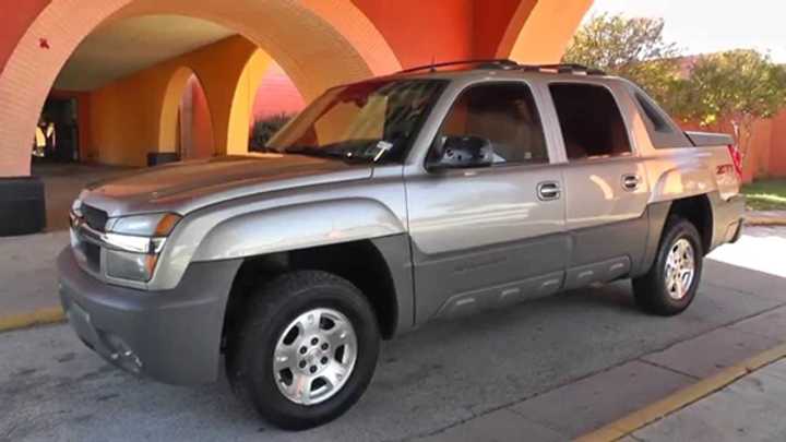 The vehicle is believed to be a 2002-2006 silver Chevrolet Avalanche (not the actual vehicle)