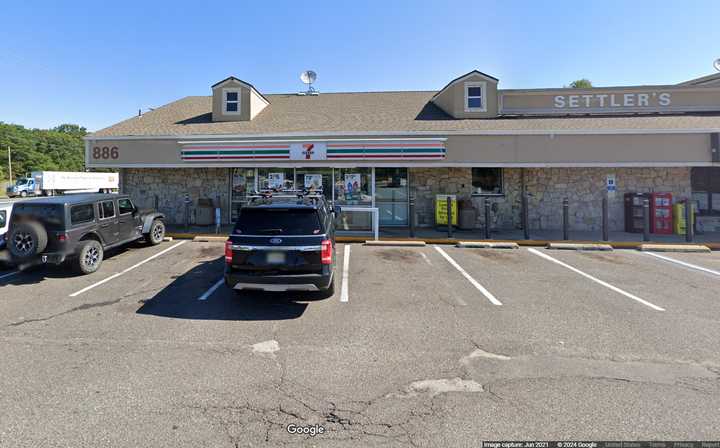 The 7-Eleven convenience store on West Bay Avenue in Barnegat, NJ.