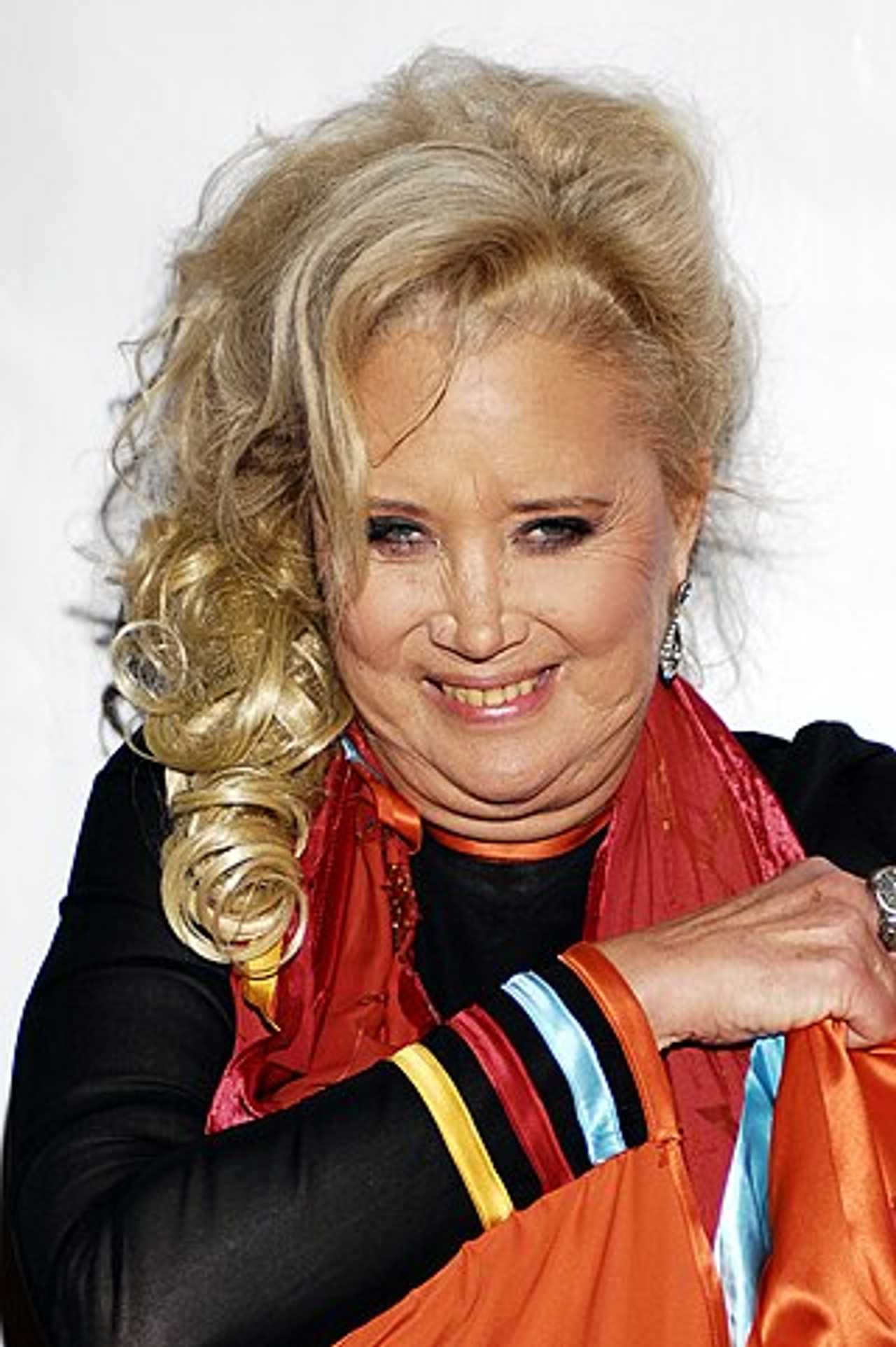 Sally Kirkland
  
