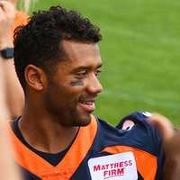 QB Russell Wilson Signs With New York Giants