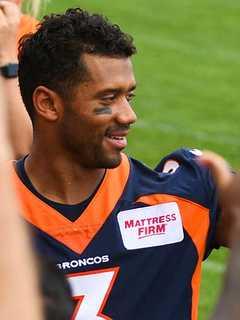 QB Russell Wilson Signs With New York Giants