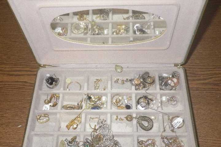 Police Seek Owner Of Jewelry Found In Stolen Car On Long Island