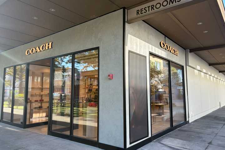New Storefront Opens At Cross County Center In Westchester