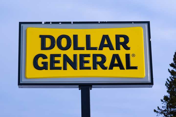 Dollar General Closing 140+ Stores, Profits Drop As Retailers Struggle Nationwide