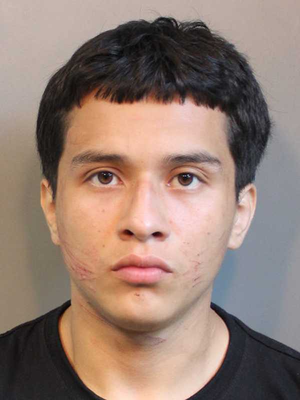 Knife-Wielding Westbury Man Snatches Phones, Slashes Tire During Dispute With Child Present: PD