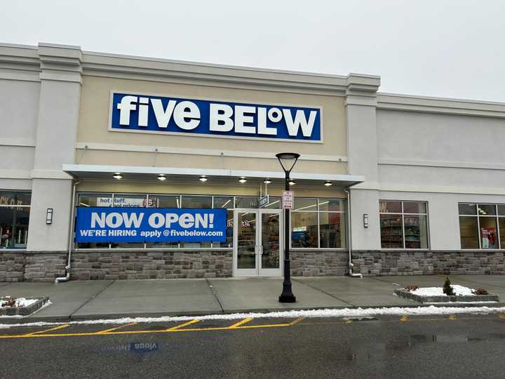 What Time Is 5 Below Open Till Five Below Opens At Shopping Center In Northern Westchester