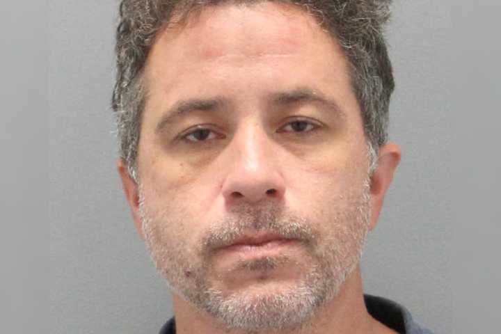 'Pants Down' Pervert Strikes Twice In Front Of Same Woman In Syosset: Police
